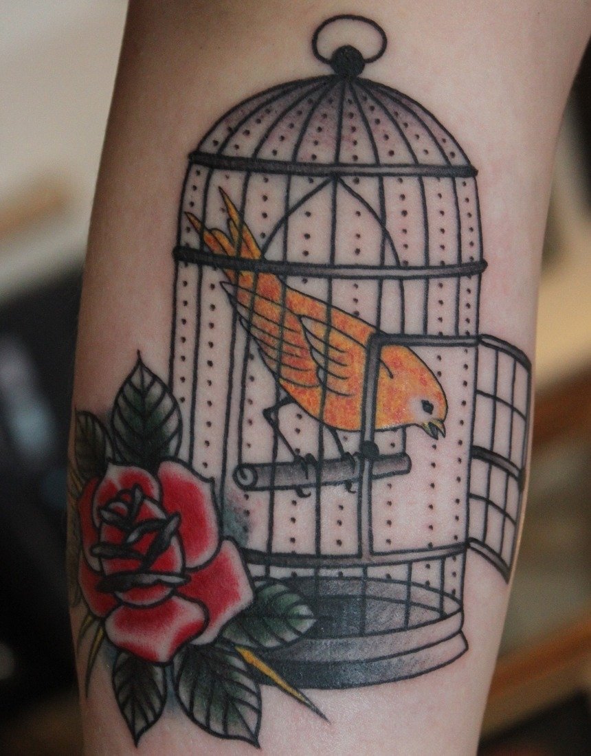 Татуировка с птицей 