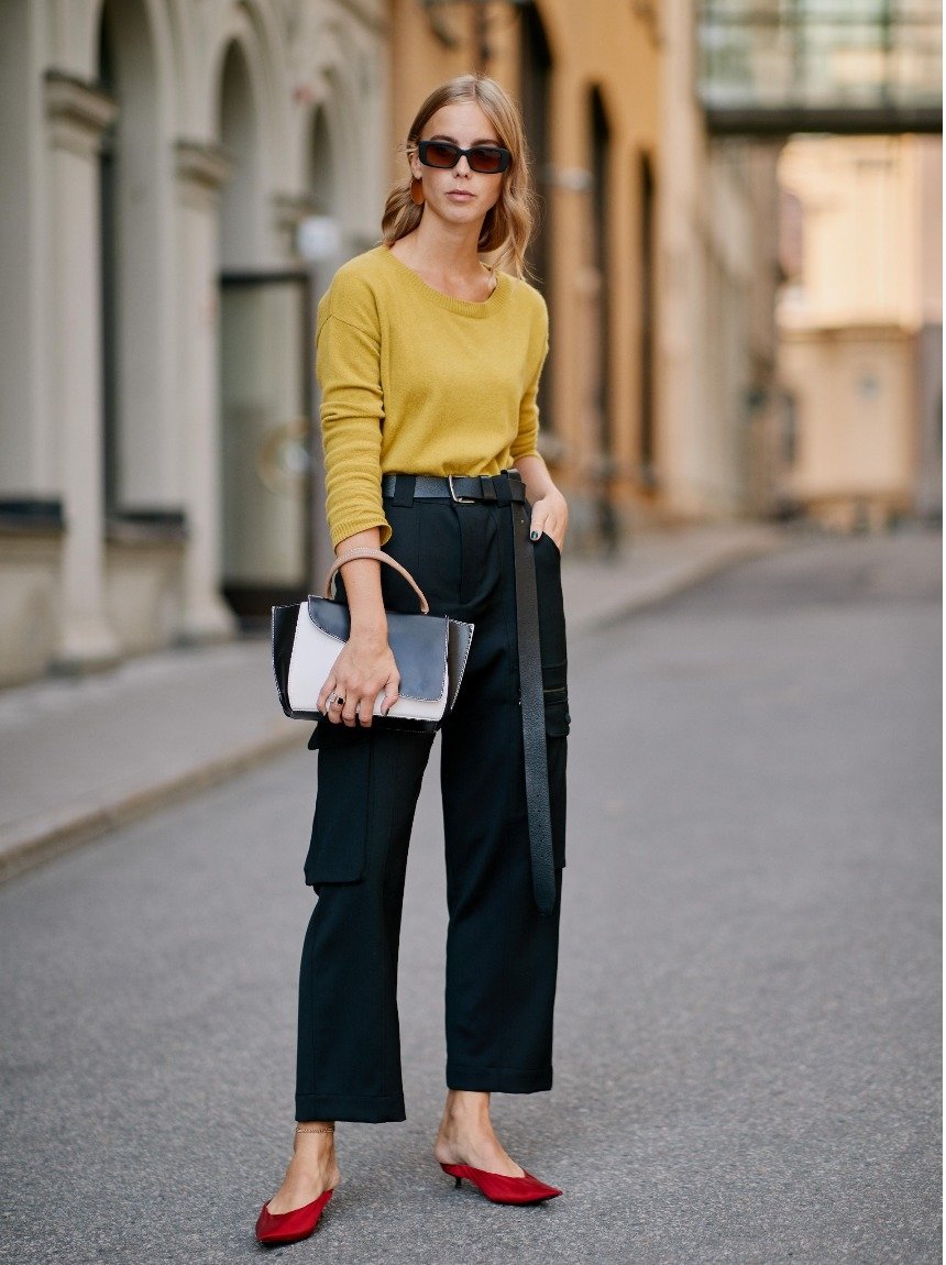 Стильный женский лук с брюками 