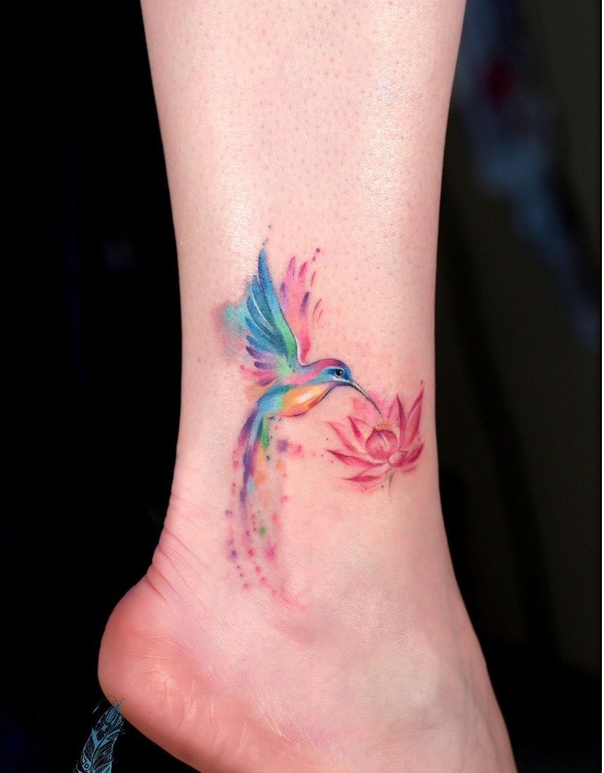 Татуировка на ноге