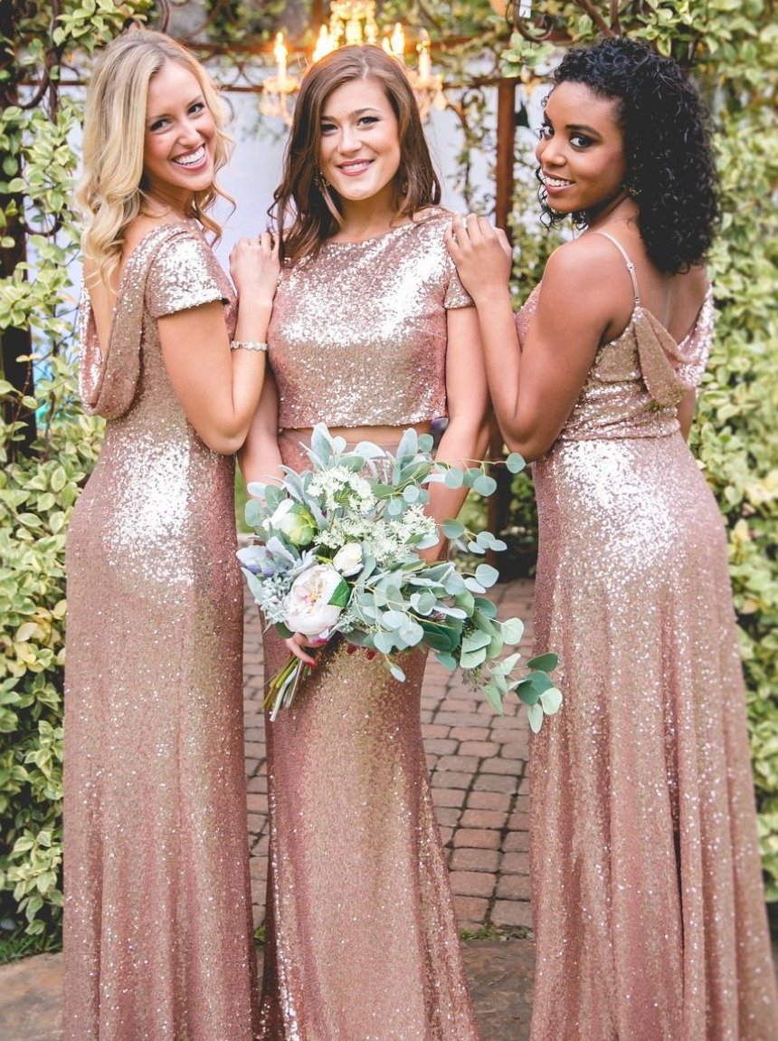Подружки невесты в сверкающих платьях 