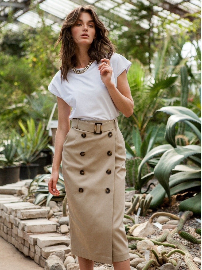 Красивый женский образ с юбкой 