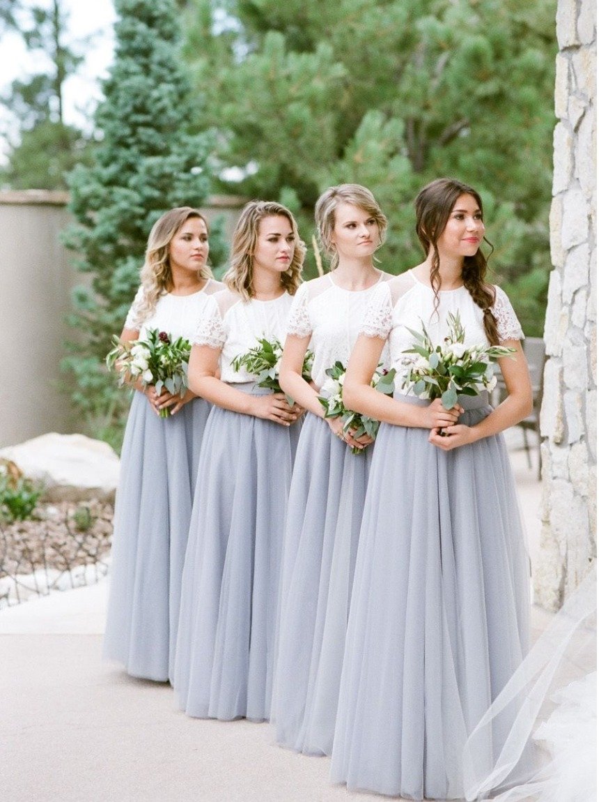 Подружки невесты в кружевных платьях 