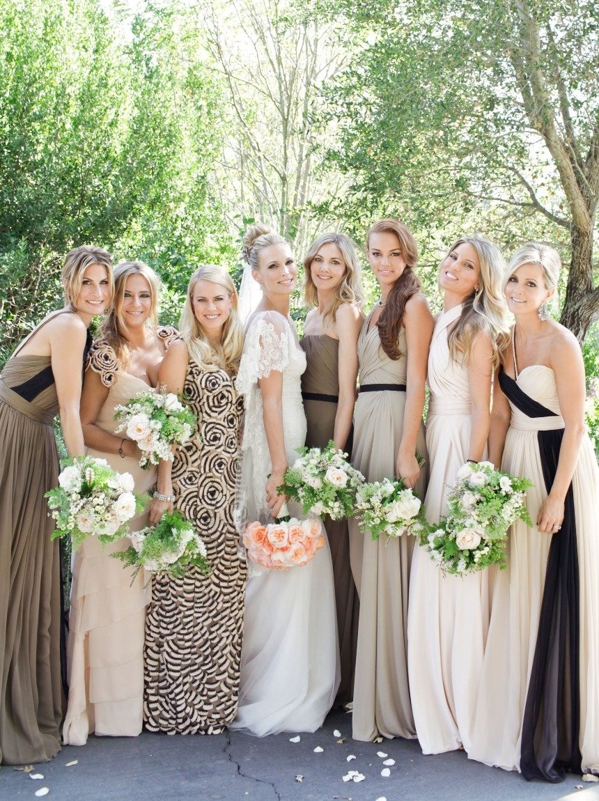 Подружки невесты в платьях макси