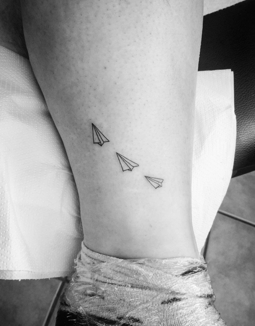 Татуировка на ноге