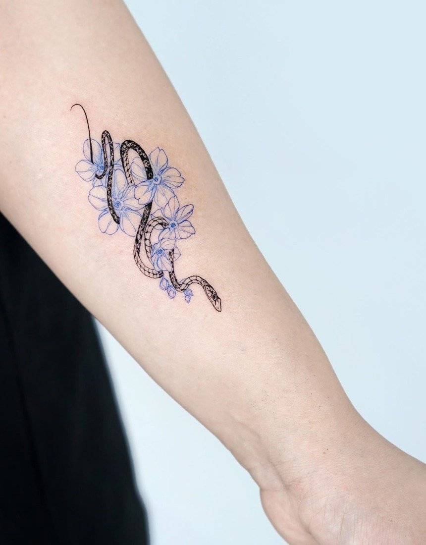 Татуировка со змеей 