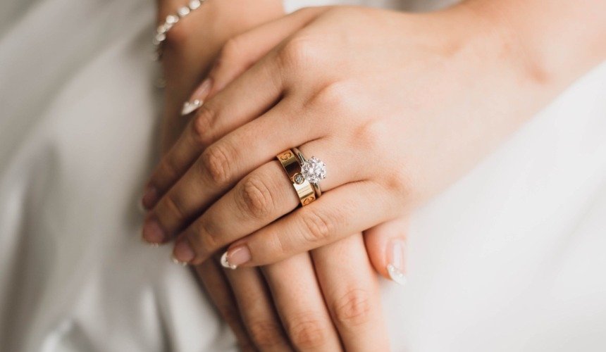 Помолвочное и обручальное кольца 