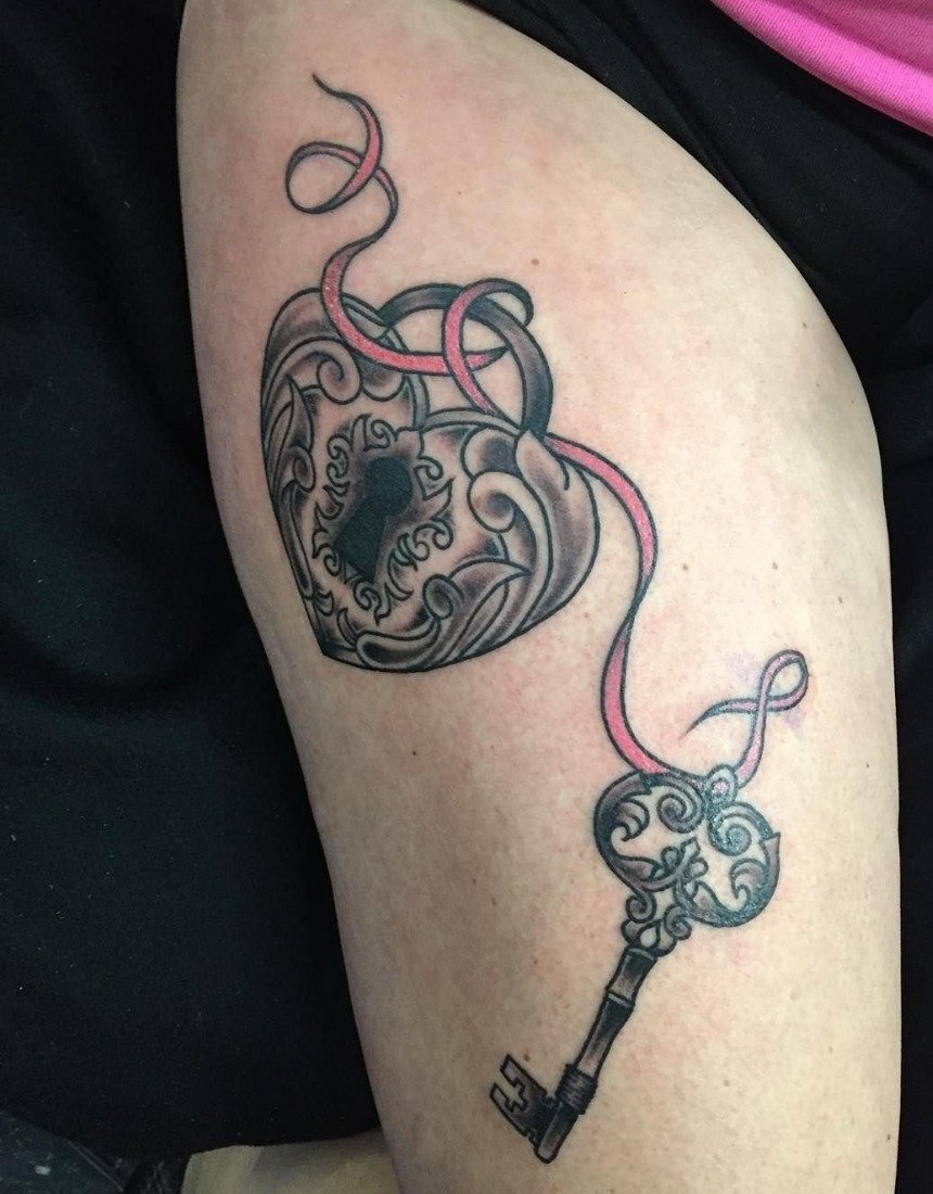 Татуировка с ключом 