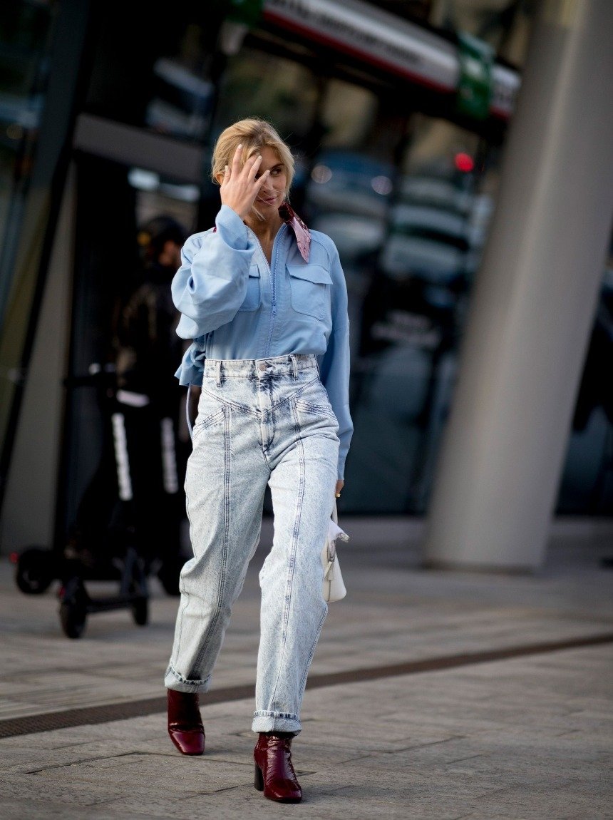 Стильный женский лук с джинсами 