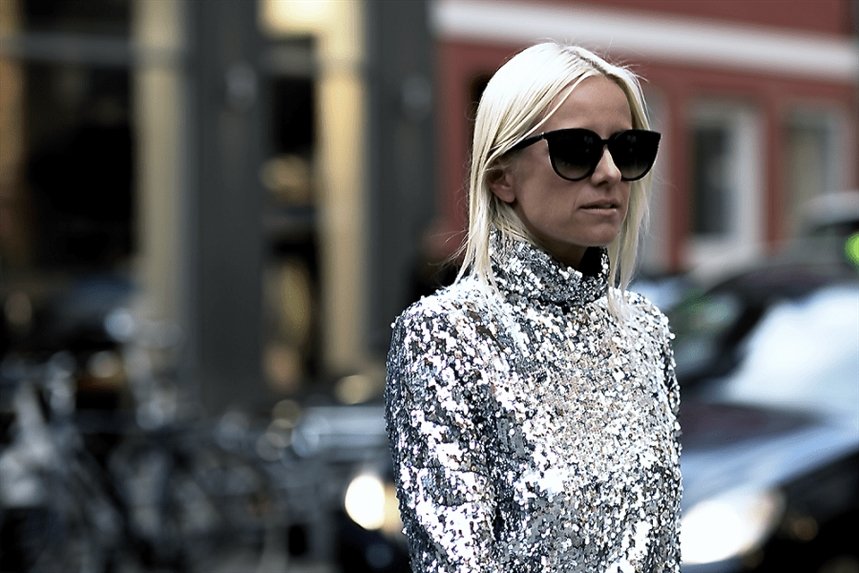 devuschka_v_blestyaschem