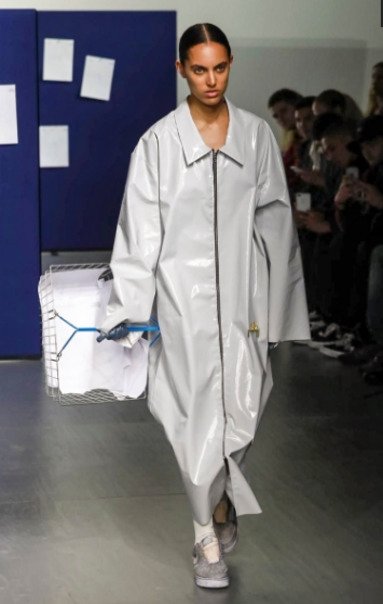 Блестящие ткани тренд сезона Блестящие ткани тренд сезона