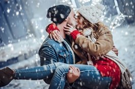 Что надеть 14 февраля: 7 нарядов для свидания 2021