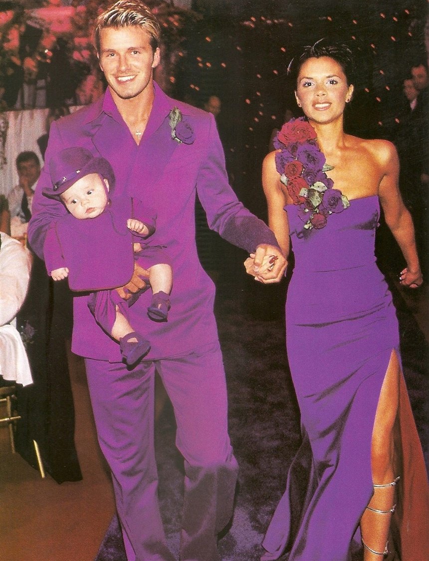 Виктория и фиолетовое платье