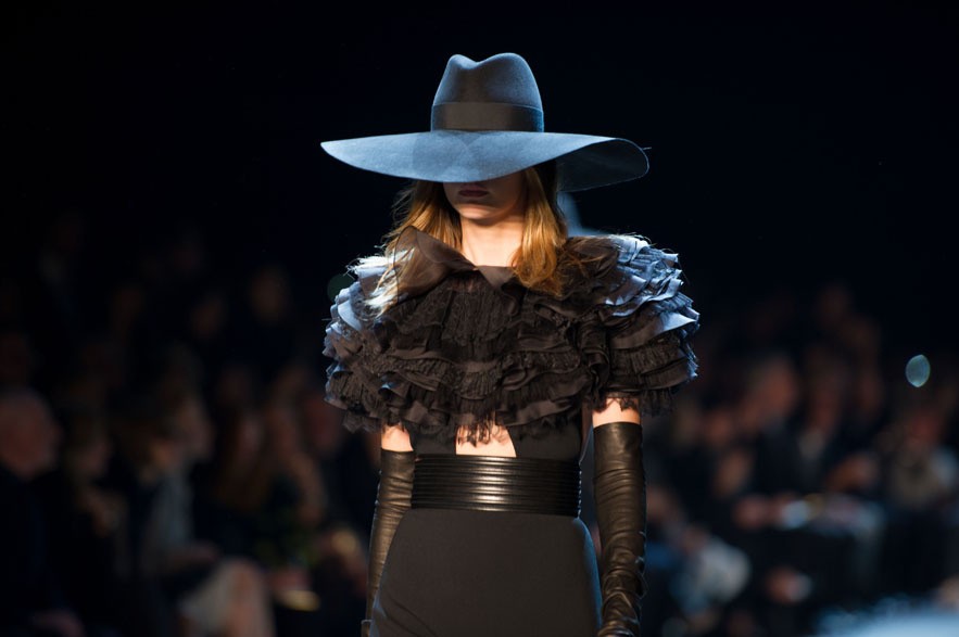 Ив Сен Лоран Ив Сен Лоран