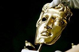 Звёзды на красной дорожке: лучшие наряды BAFTA - 2021