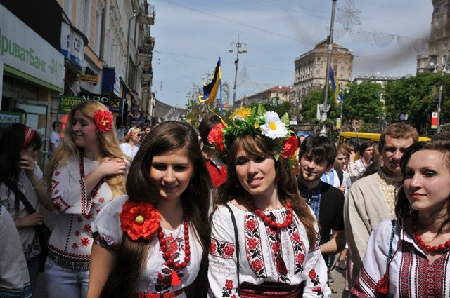 вышивка на улице вышивка на улице