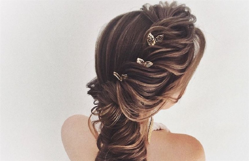 Волосы с зачесом