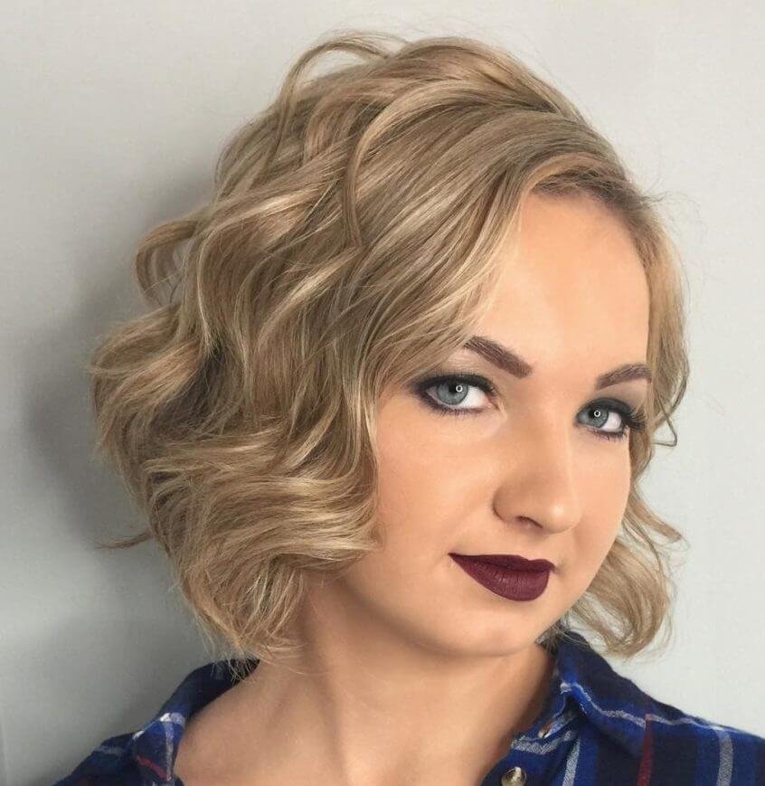 Прически для круглолицых дам