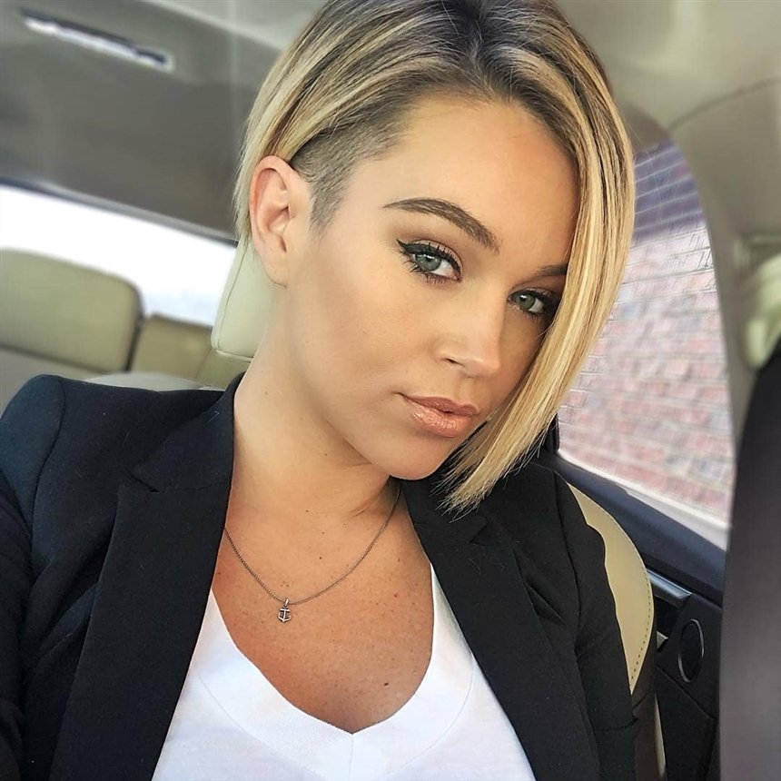 Прически для круглолицых дам