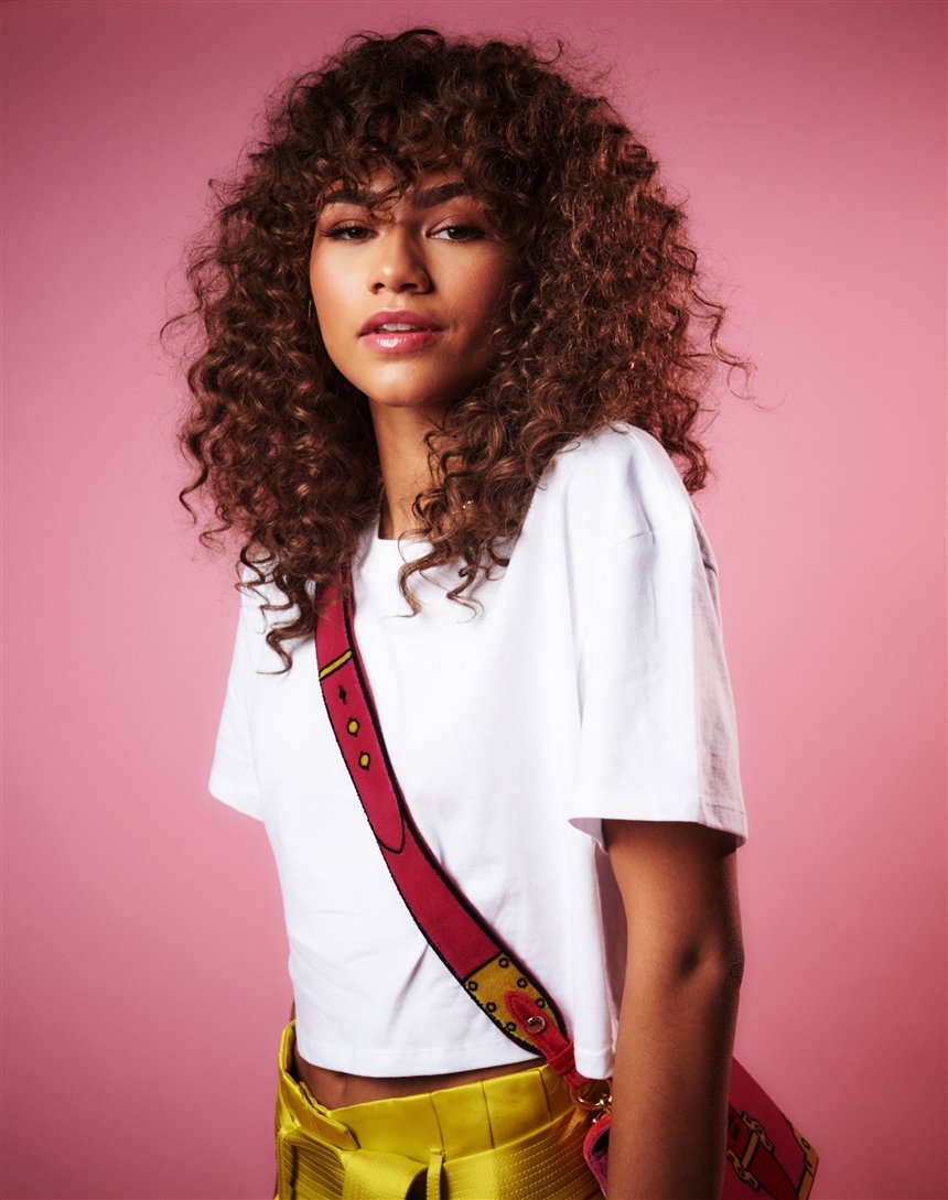 Кудрявая челка Кудрявая челка