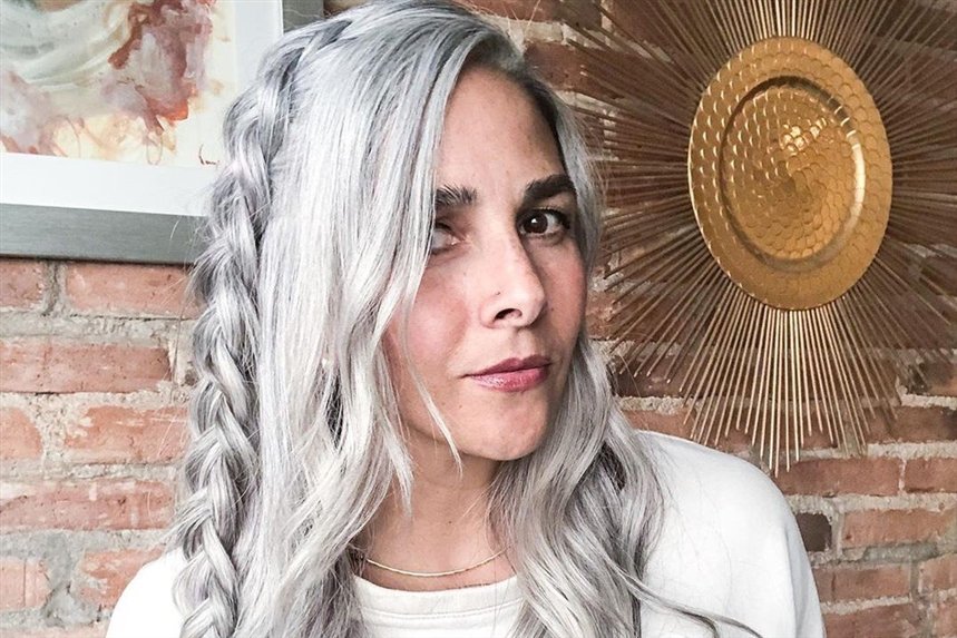 Красивая женщина 