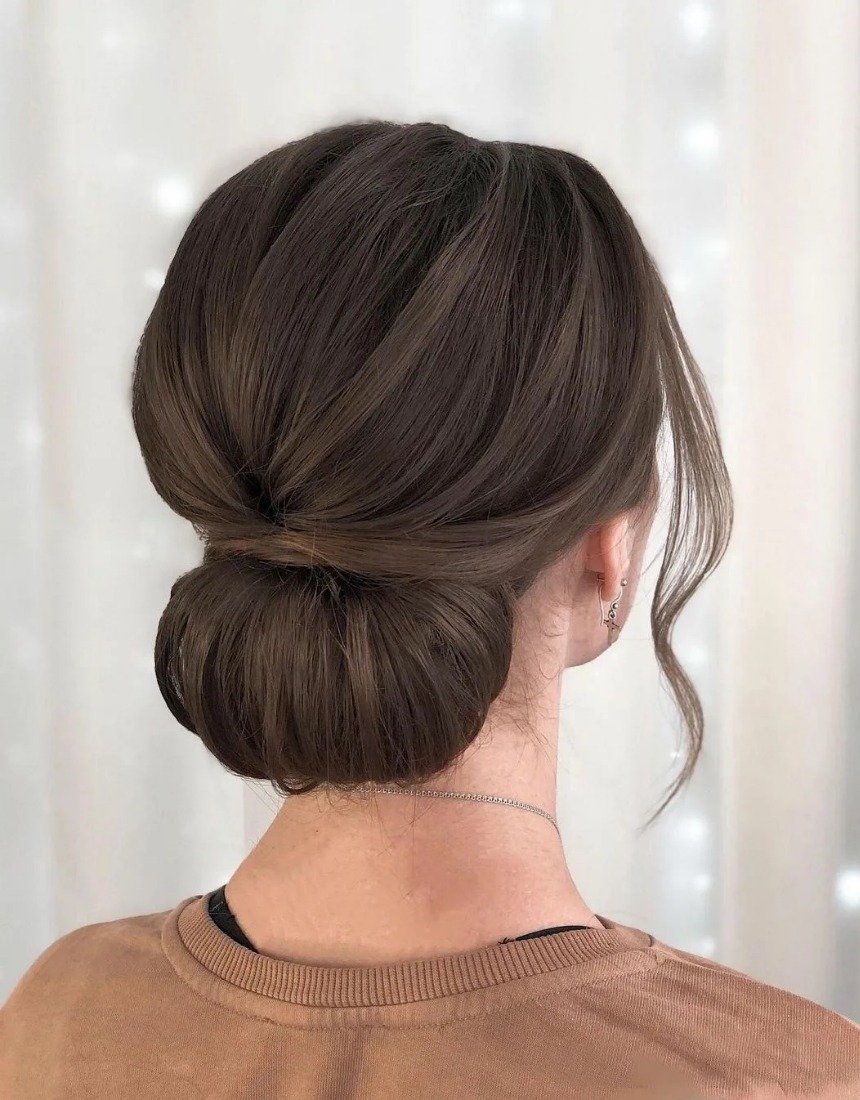 Прическа с пучком 