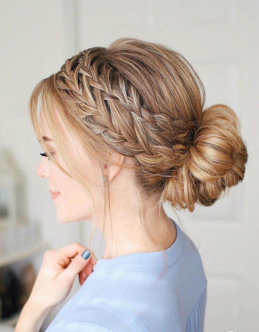 Прическа с плетением 