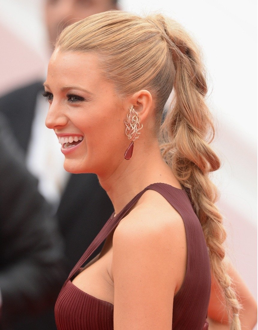 Прическа с хвостом