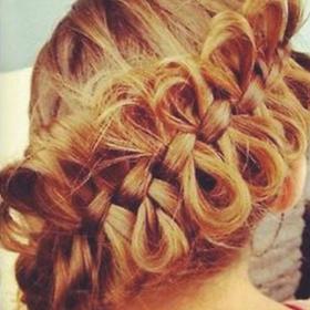 Прическа Бантики на основе французской косы