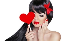 10 романтических причесок с сердцем к 14 февраля