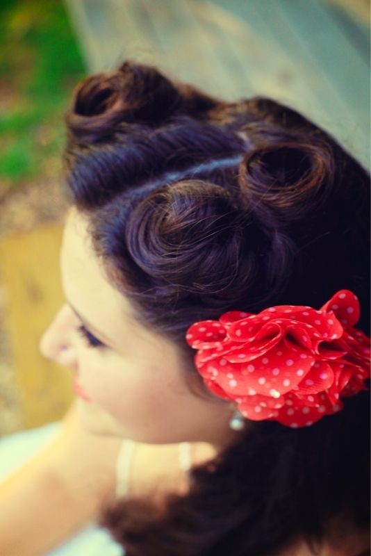 Ретро прическа