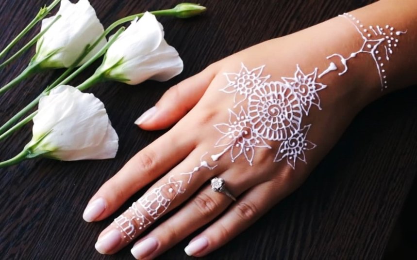 Маникюр с хной мехенди