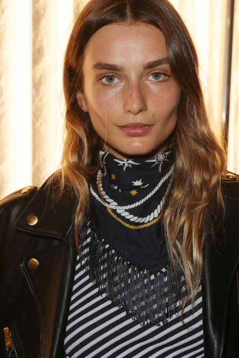 Девушка Девушка