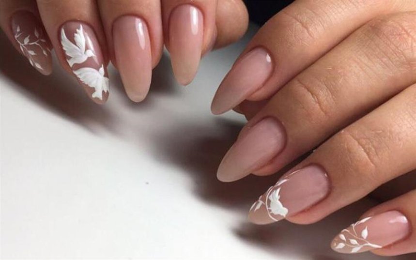 Маникюр с голубками
