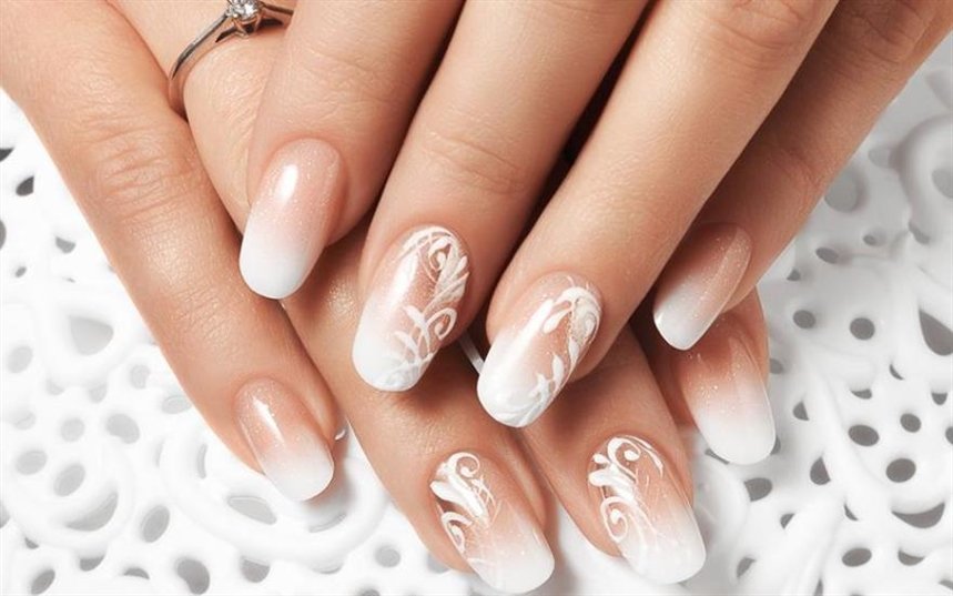 Маникюр с арабеской