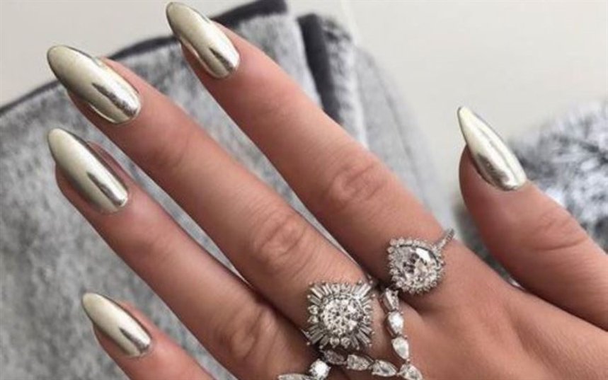 Зеркальный маникюр