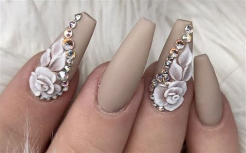 Ногти с розами