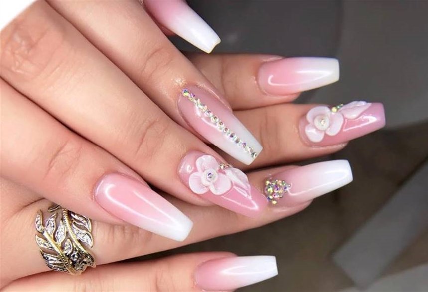 Свадебные ногти с треугольником