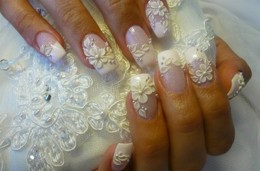 Перламутровые ногти