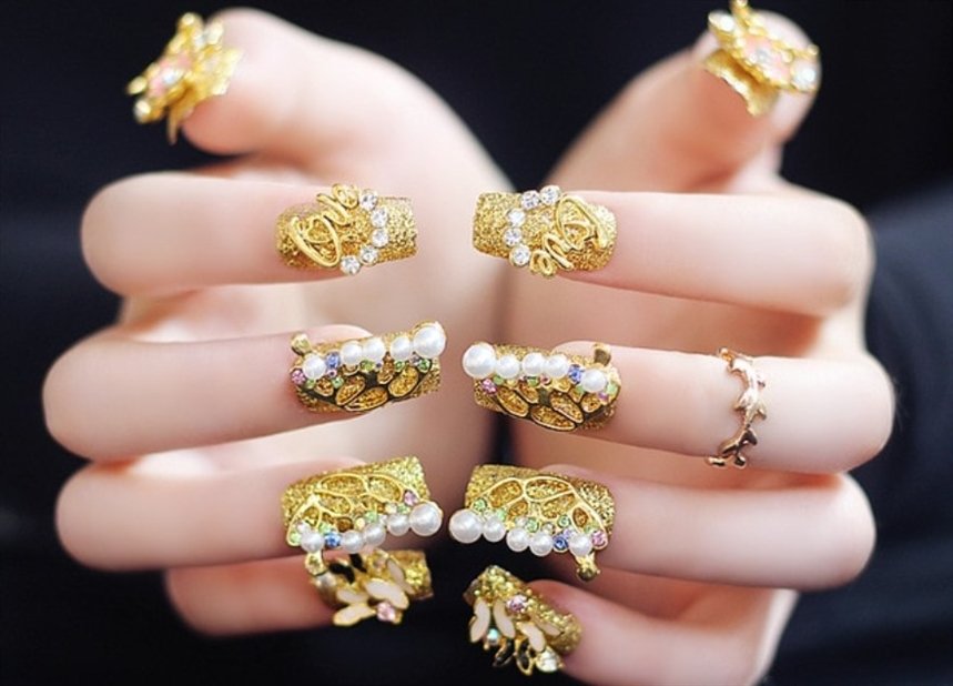 Золотые ногти