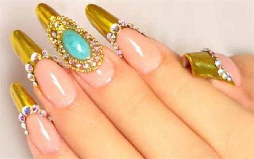 Золотые ногти свадебные