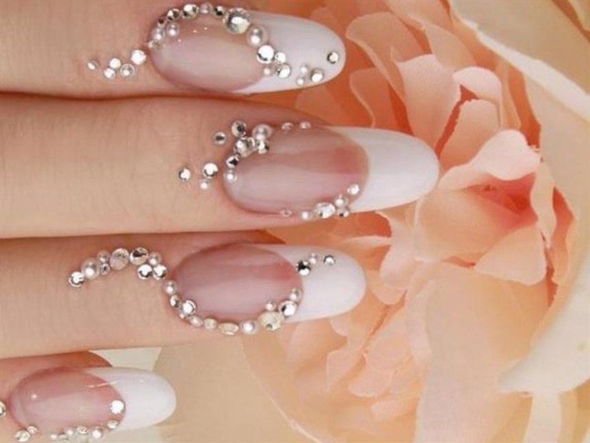 Стразы на пальцах