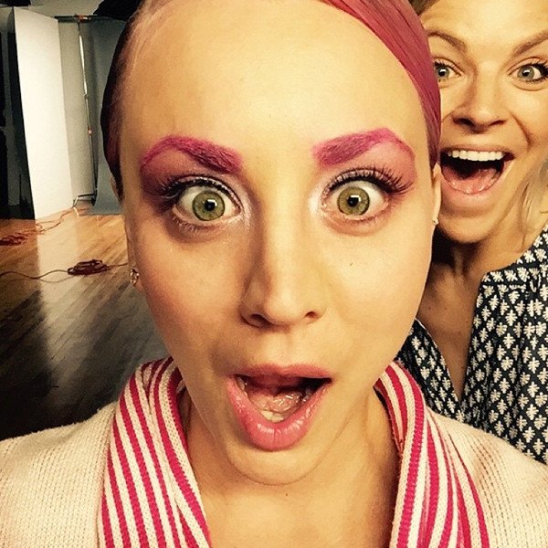 Цветные брови у звезд