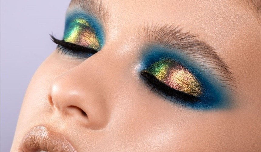 Интересный макияж глаз 
