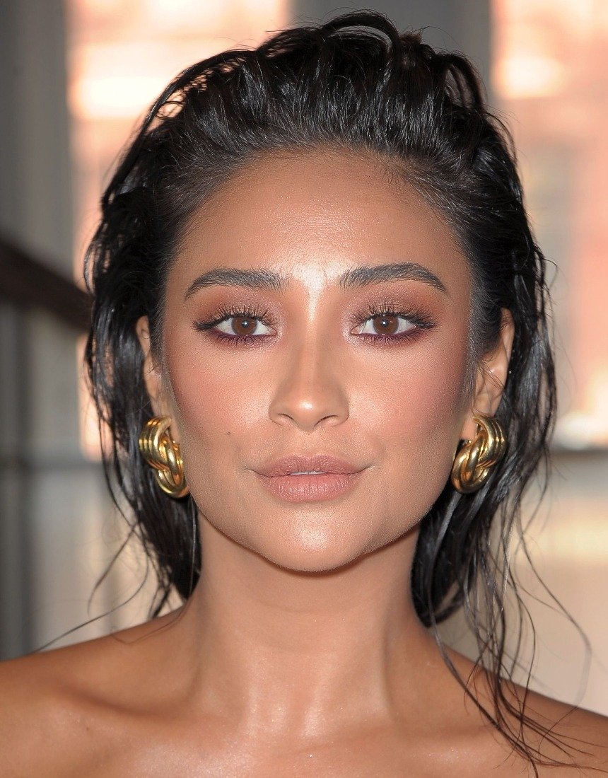 Стильный макияж для брюнетки