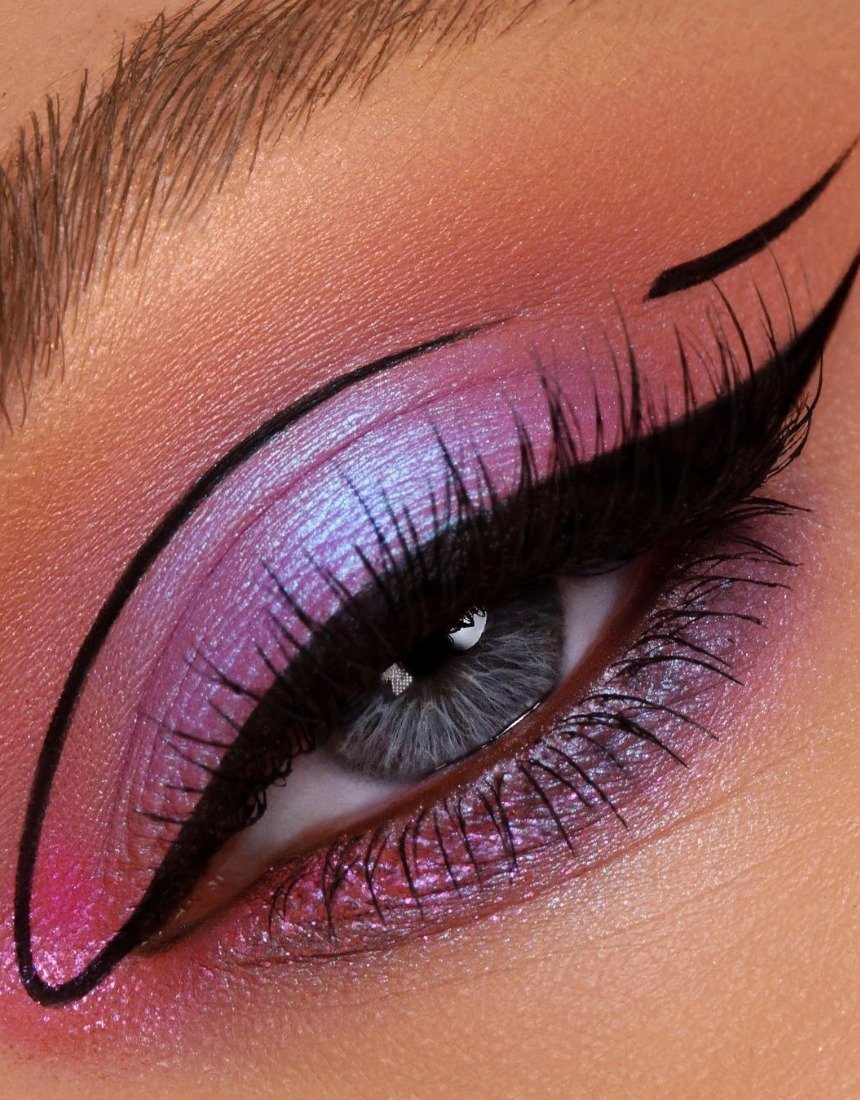 Графическая подводка глаз 