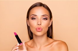 Какой цвет помады молодит и освежает цвет лица