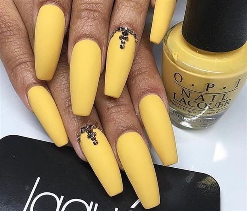 Маникюр цвета груши