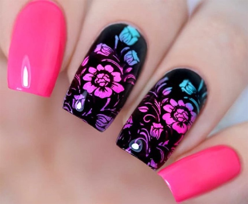 Маникюр с цветами росписью