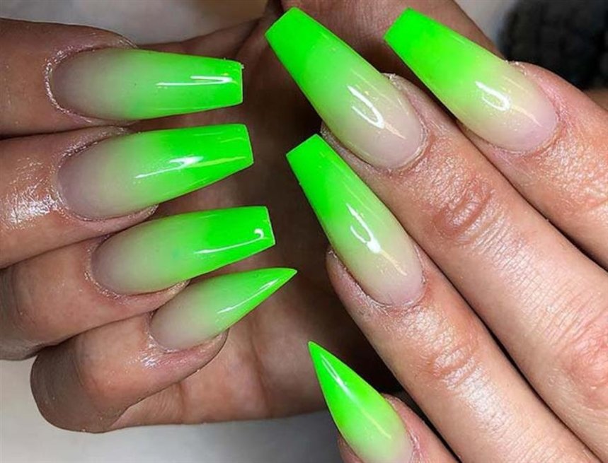 Салатовый маникюр