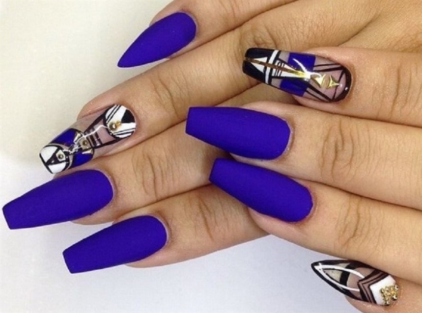 Маникюр цвета индиго